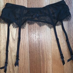 Victoria’s Secret garter belt size XXS/Xs